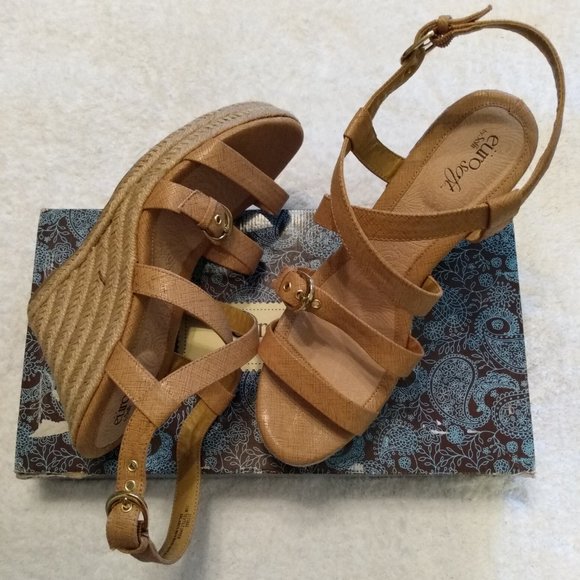 Euro Soft Persia Wedge with Free Gift! - Picture 6 of 9